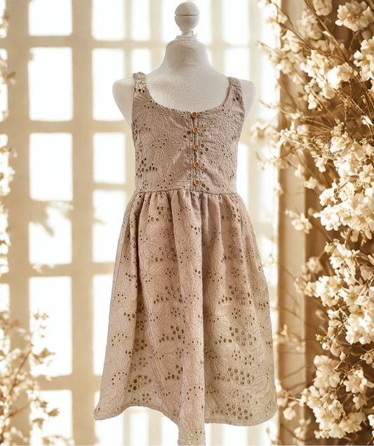 Vestido para niña “Magnolia” – Elegancia en guipur (Tallas 4 a 16 años)